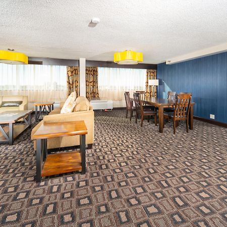 Holiday Inn Louisville East - Hurstbourne By Ihg Εξωτερικό φωτογραφία